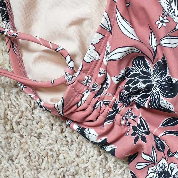 Floral One Piece Swimsuit - Picture 4 of 4